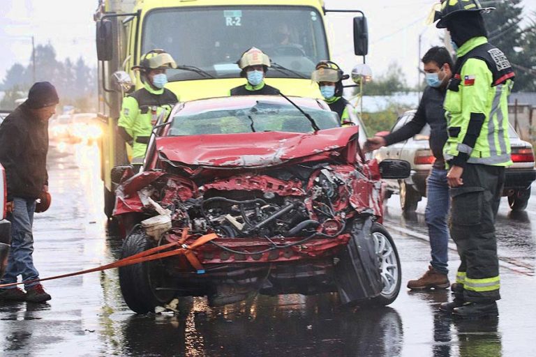 Colisión De Automóvil Y Bus Dejó Un Herido En La Ruta A Nueva Imperial Diario Clave9cl 5878