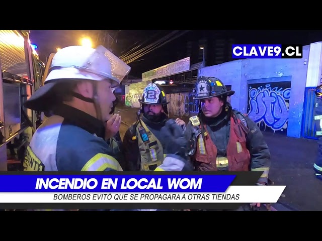 Incendio destruyó gran parte del local de la empresa de telefonía WOM en Temuco