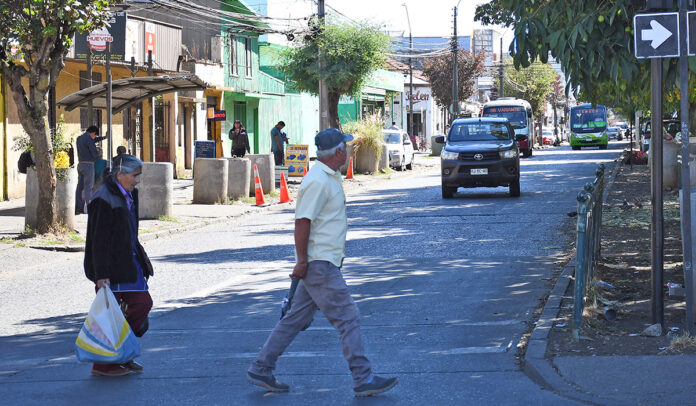 Según el alcalde de Temuco: "No se puede ocupar un eje, o una avenida, o un bandejón central y hacer que no permita el libre tránsito y el desarrollo de una ciudad de forma normal, por tener ocupadas las calles por un comercio ilegal”.